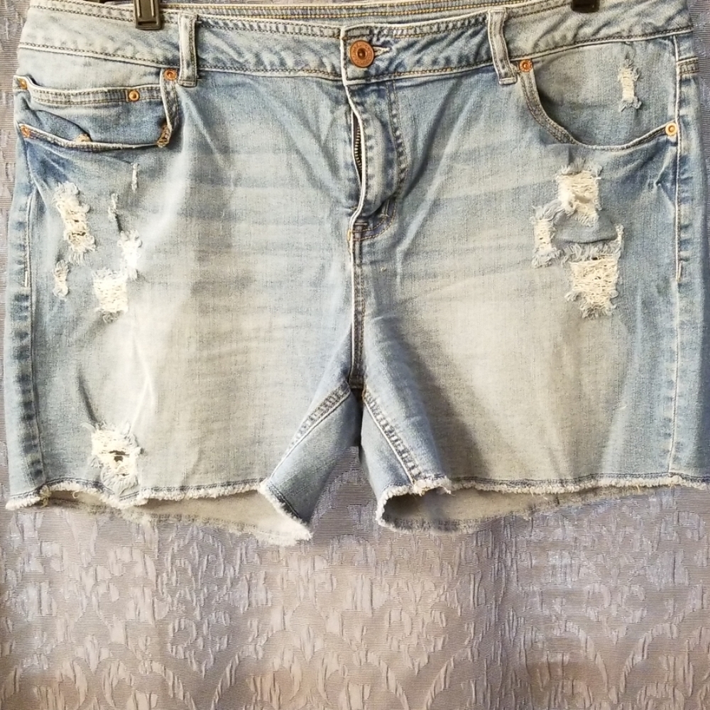Maurices Cut Off Shorts